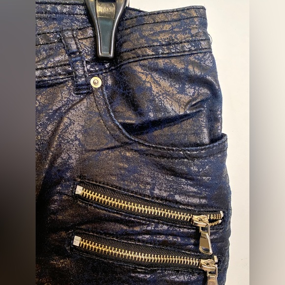 Jeans with faux leather appearance - Picture 2 of 4